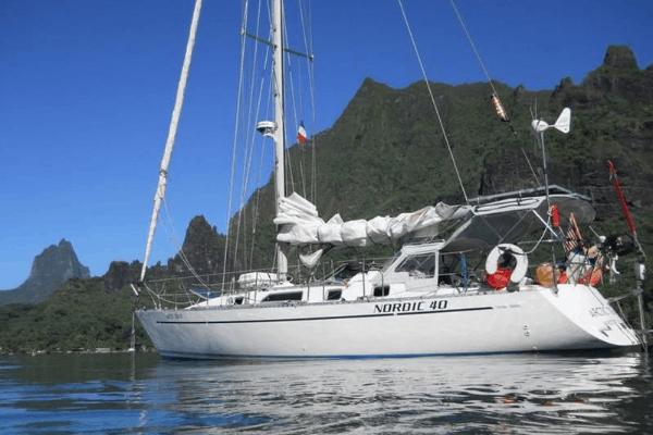 best liveaboard sailboats for beginners